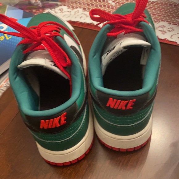 Almost New Nike Dunk Low ID 'Heineken' Men's Size White/Green